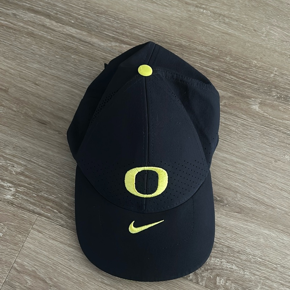 Oregon Ducks Black Nike Hat